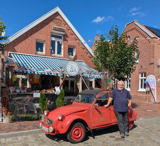 Anton Wolfpril zu Besuch im kultigen Bistro Strandräuber Ditzum