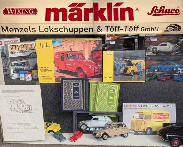 Anton Wolfprils Entengeschichten in Menzels Lokschuppen umfangreicher Abteilung Modellautos